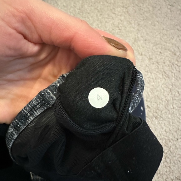 Lululemon Power Y tank grey and black pattern size 4 - Picture 5 of 5
